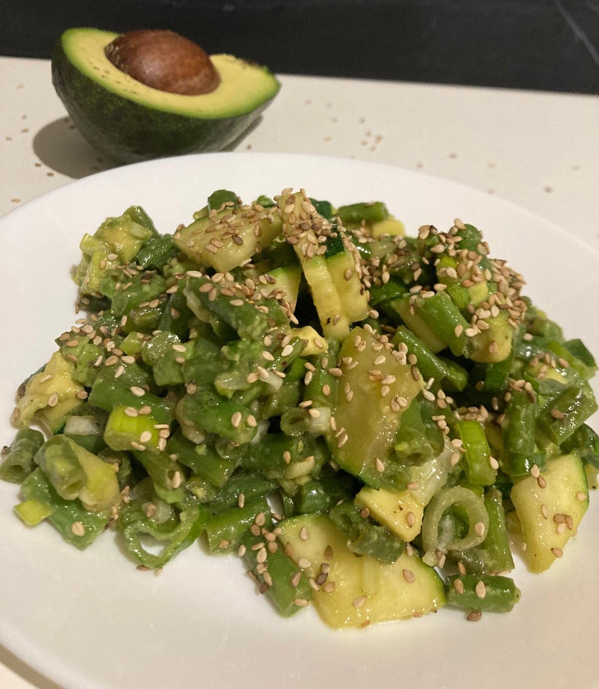 Ensalada tibia de Vainitas con Aguacate